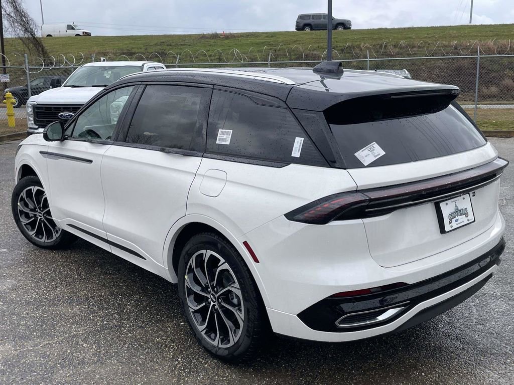 New 2026 Lincoln Nautilus Reserve image 5