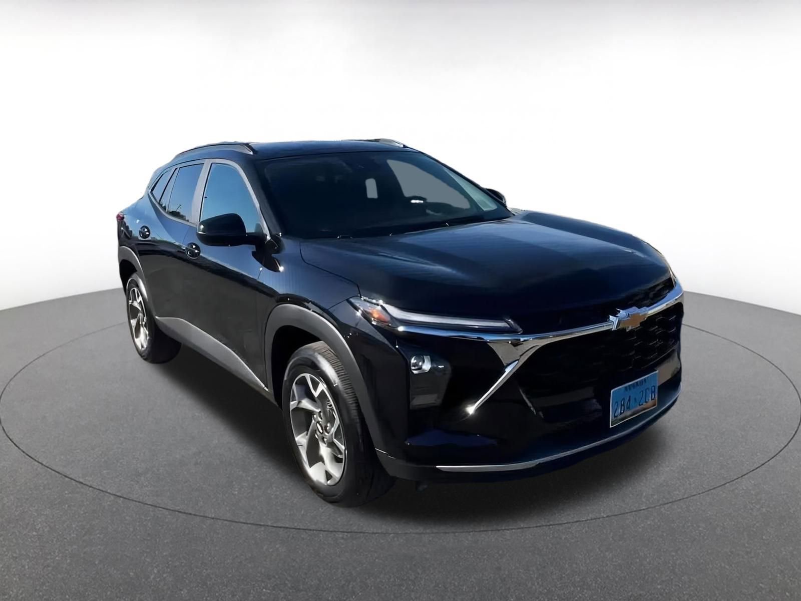 Used 2025 Chevrolet Trax LT image 3