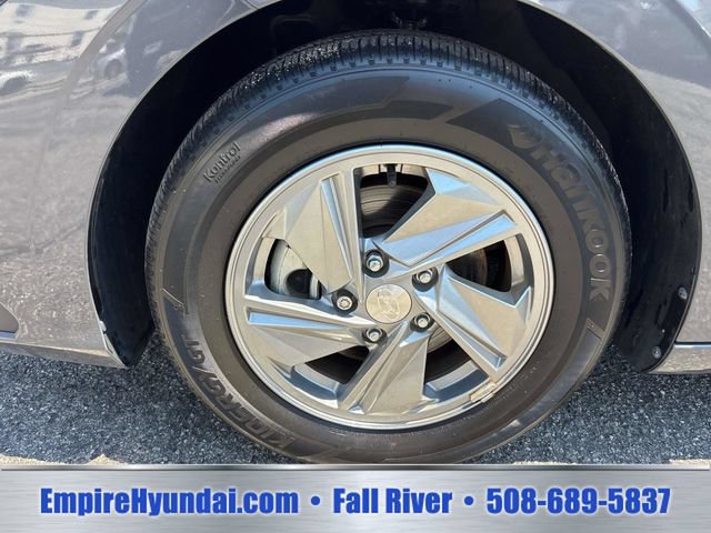 Used 2024 Hyundai Elantra SE FWD image 8
