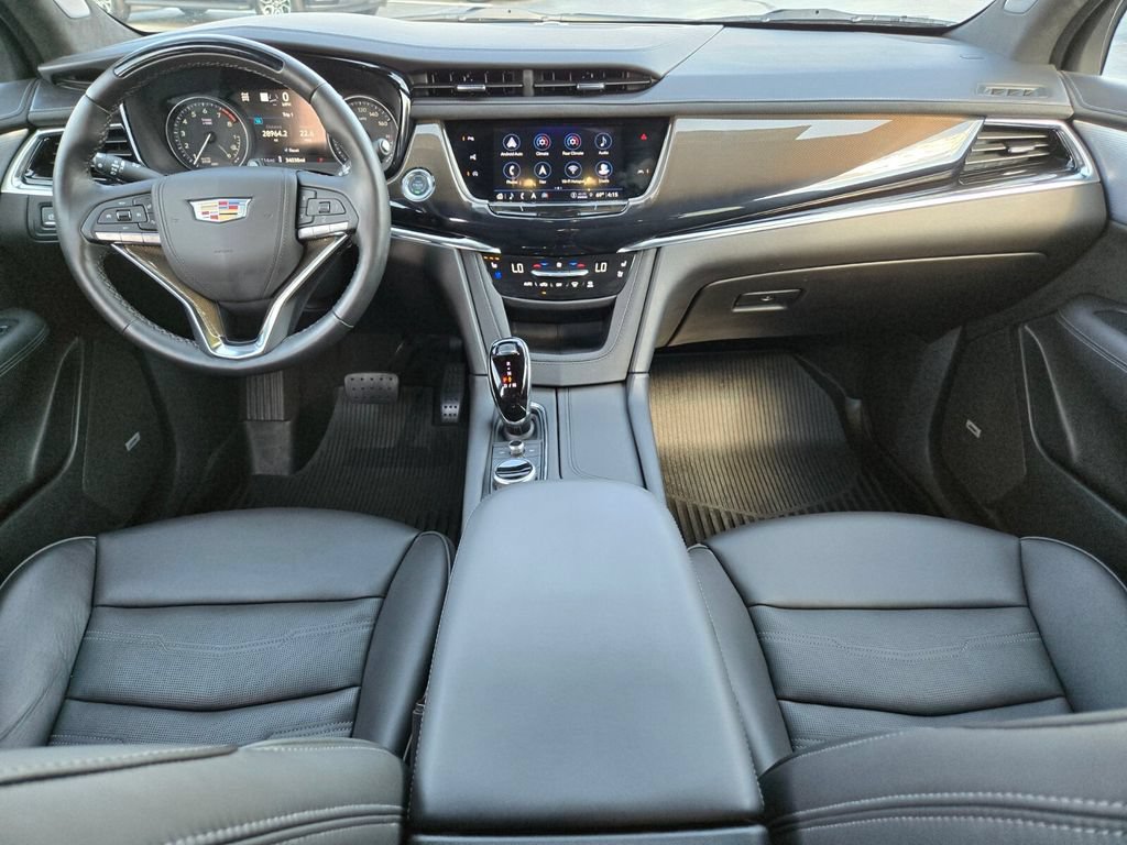 Used 2025 Cadillac XT6 Premium Luxury w/ Platinum Package AWD/4WD image 16