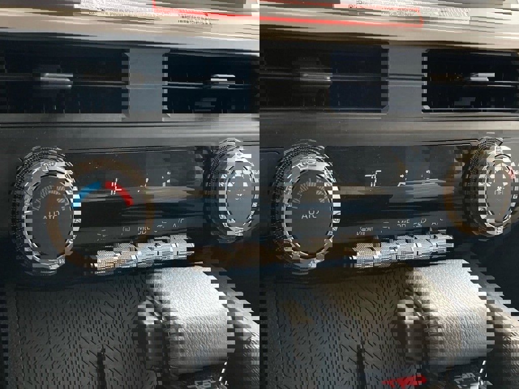 Certified 2025 Toyota Tacoma TRD Off-Road image 20