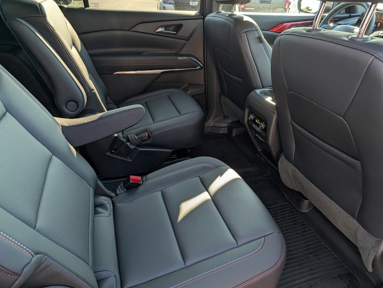 Used 2026 Chevrolet Traverse Z71 w/ Driver Confidence Package AWD/4WD image 23