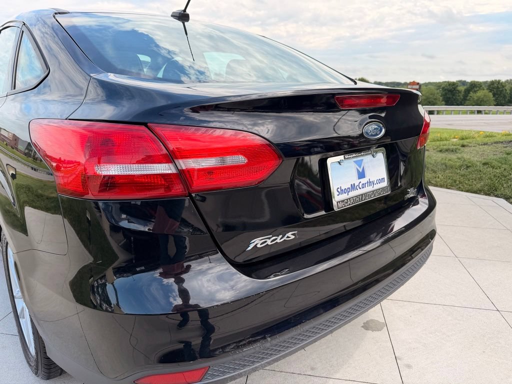 Used 2017 Ford Focus SE w/ Cold Weather Package FWD image 29