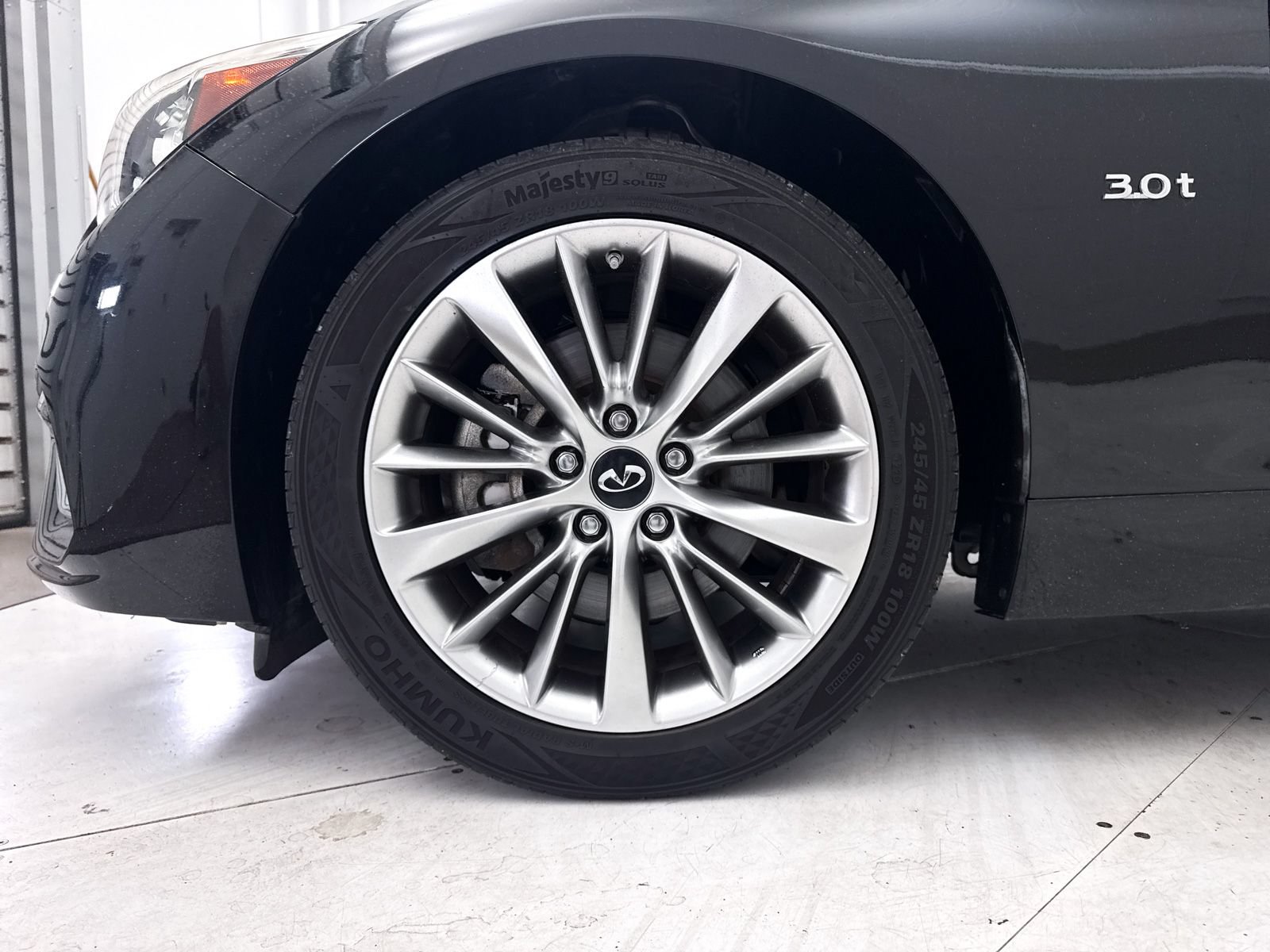 Used 2018 INFINITI Q50 Luxe w/ Essential Package (3.0T Luxe) RWD image 16