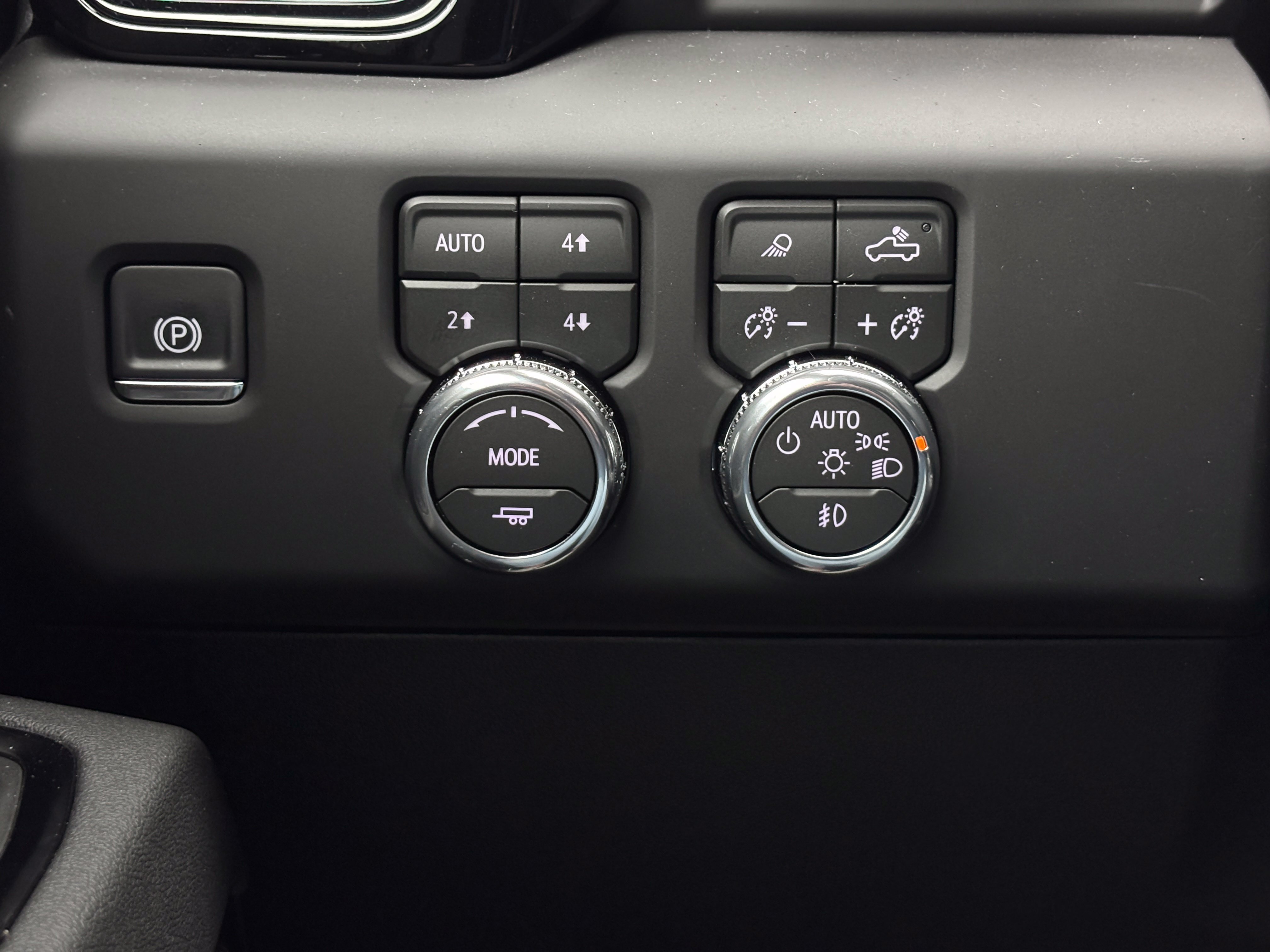 New 2026 GMC Sierra 2500 AT4 w/ AT4 Premium Plus Package AWD/4WD image 24