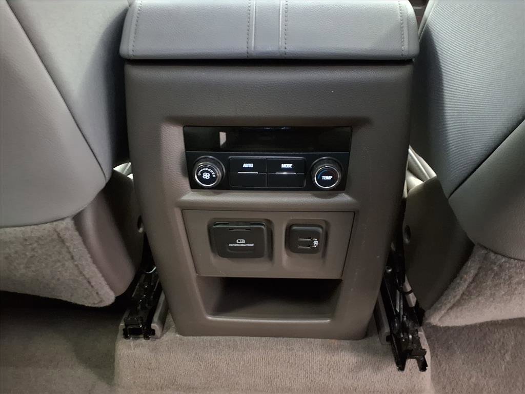 Used 2021 Chevrolet Traverse LT w/ LT Premium Package image 15