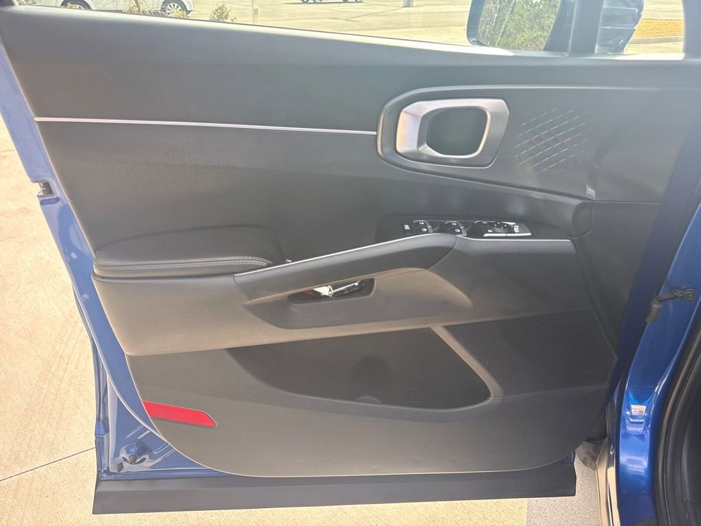 Used 2022 Kia Sorento S image 14
