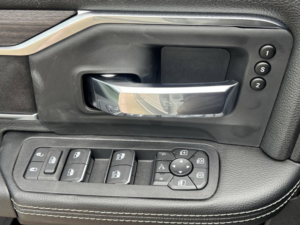 New 2026 RAM 2500 Laramie AWD/4WD image 23