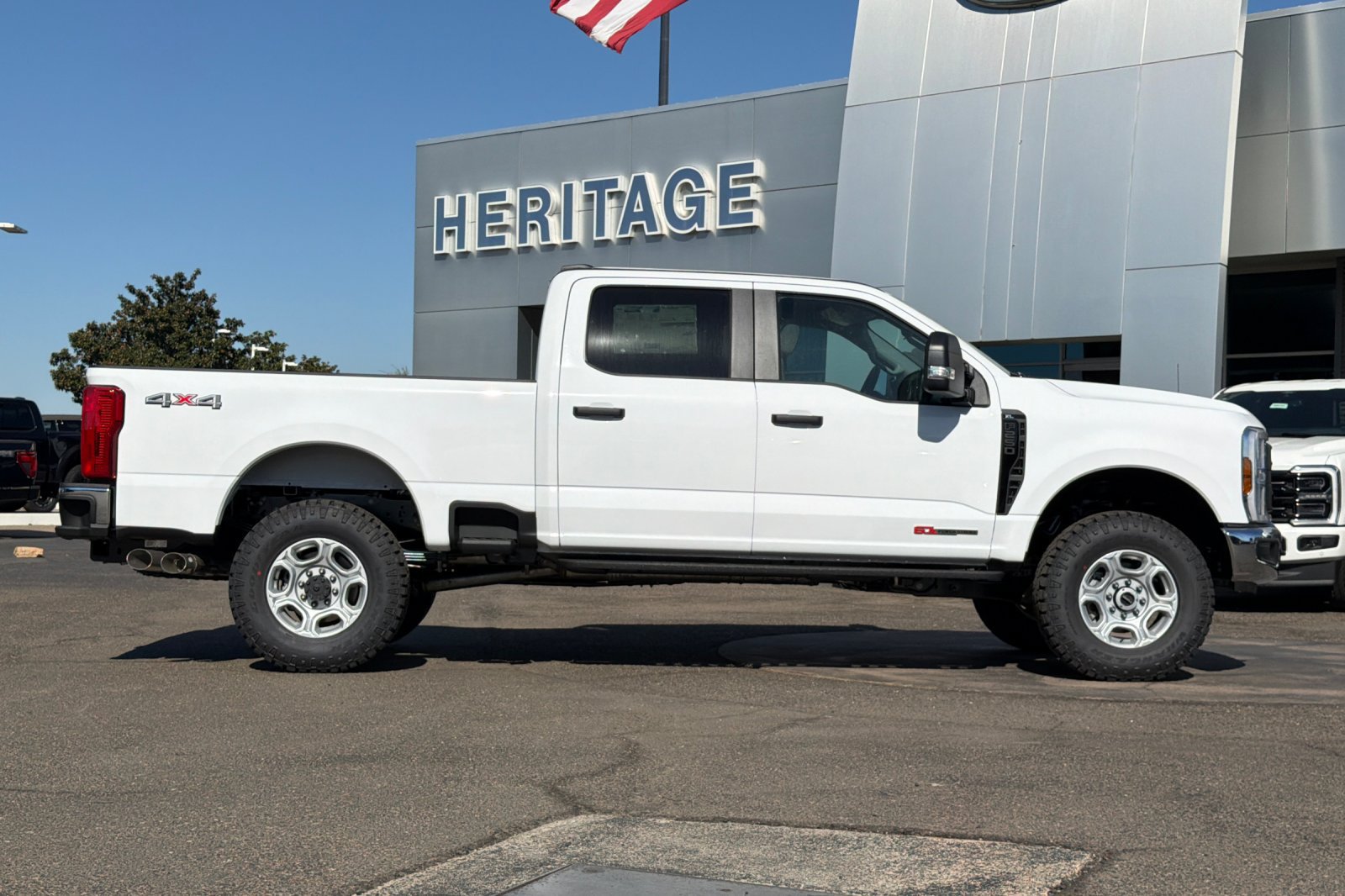 New 2027 Ford F250 XL w/ XL Off-Road 35" Tire Pakckage AWD/4WD image 3