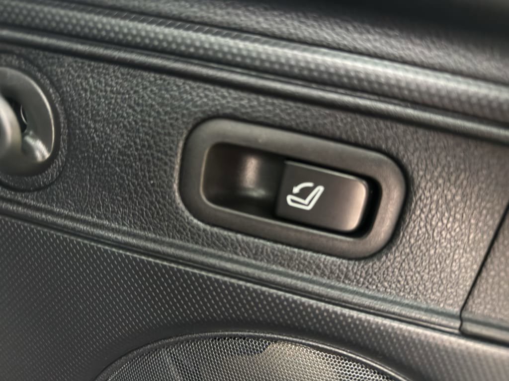 Used 2022 Subaru Forester Limited AWD/4WD image 20