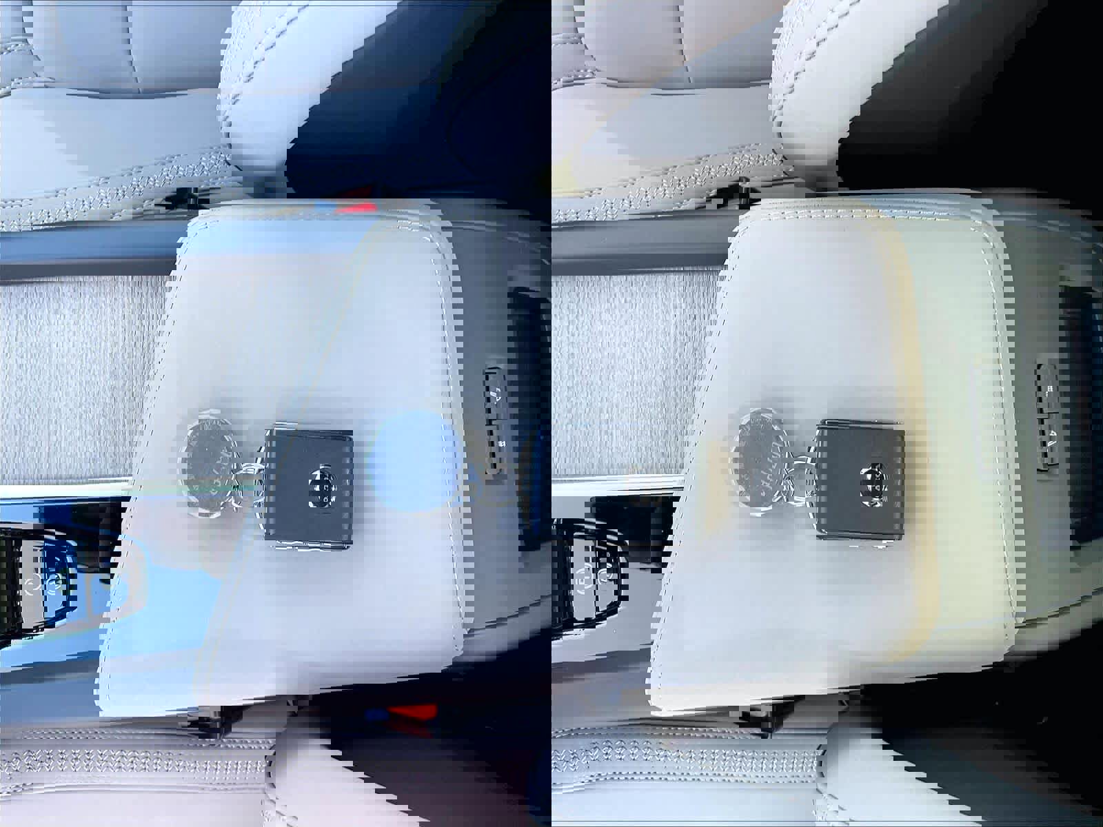 New 2026 Volvo XC60 T8 Plus w/ Protection Package Premier image 34