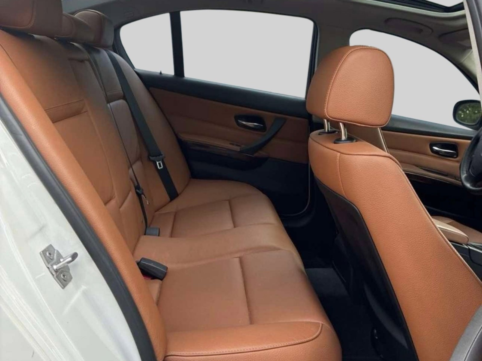 Used 2011 BMW 328i xDrive Sedan AWD/4WD image 6