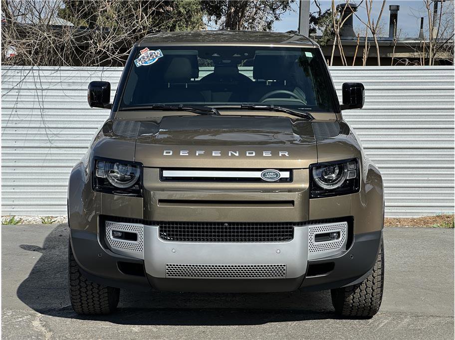 Used 2025 Land Rover Defender 90 S image 7