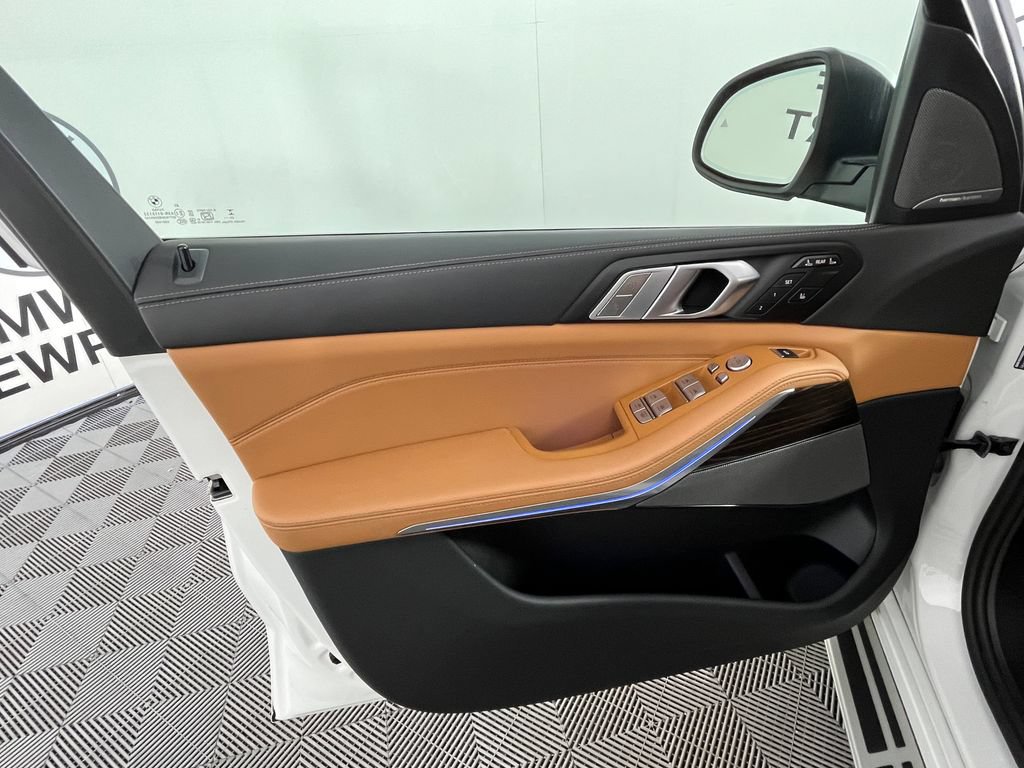 Used 2026 BMW X7 xDrive40i AWD/4WD image 29