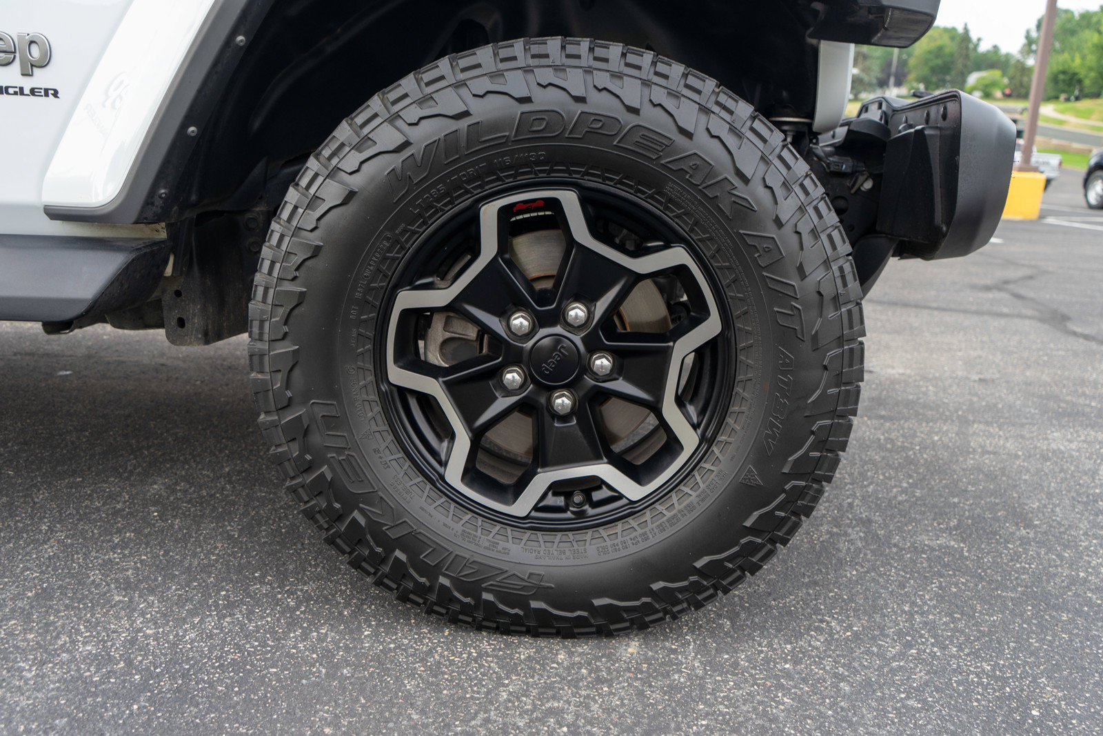 Used 2023 Jeep Wrangler Unlimited Sahara w/ Safety Group AWD/4WD image 11