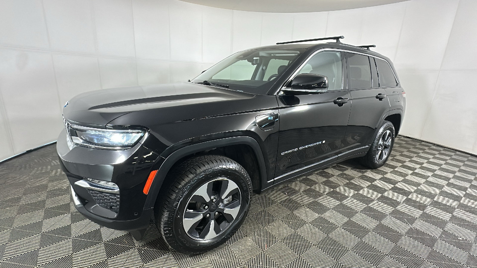 Used 2022 Jeep Grand Cherokee Limited 4xe w/ Luxury Tech Group II AWD/4WD image 8
