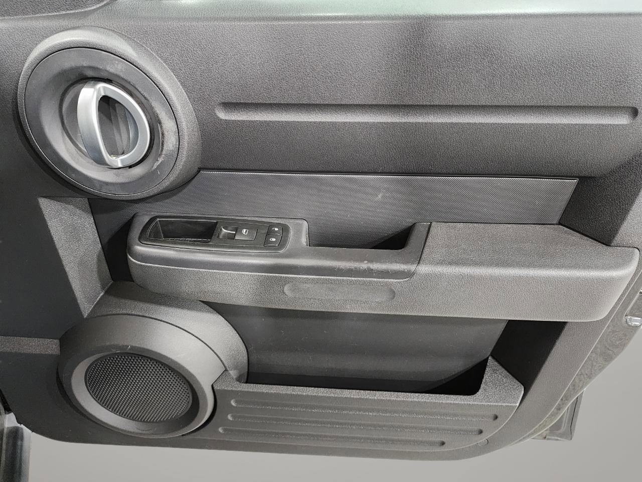 Used 2011 Dodge Nitro SE image 22