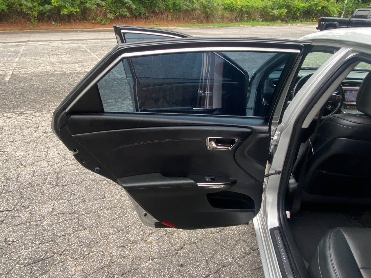Used 2013 Toyota Avalon Limited FWD image 42