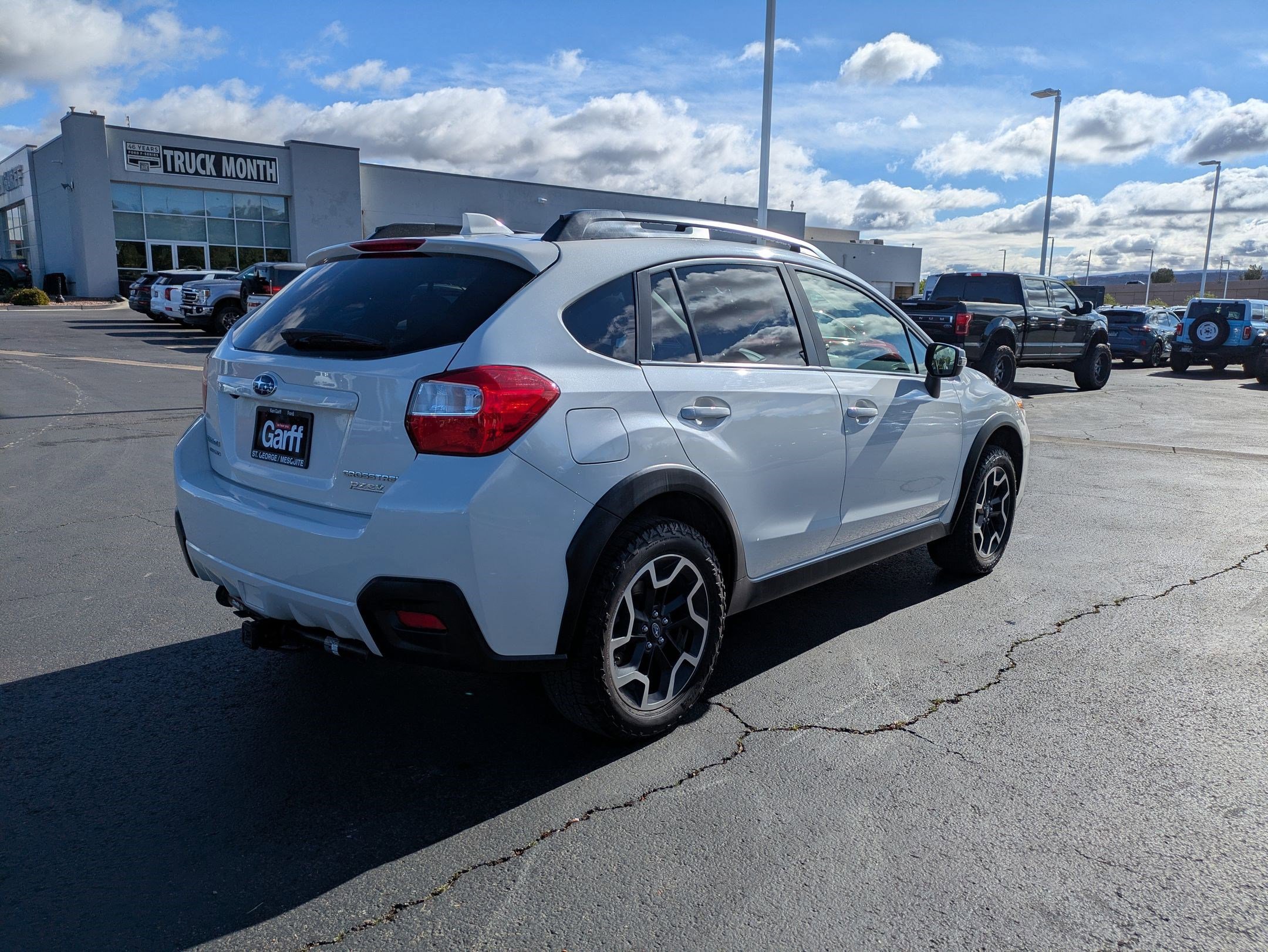 Used 2017 Subaru Crosstrek 2.0i Limited AWD/4WD image 3