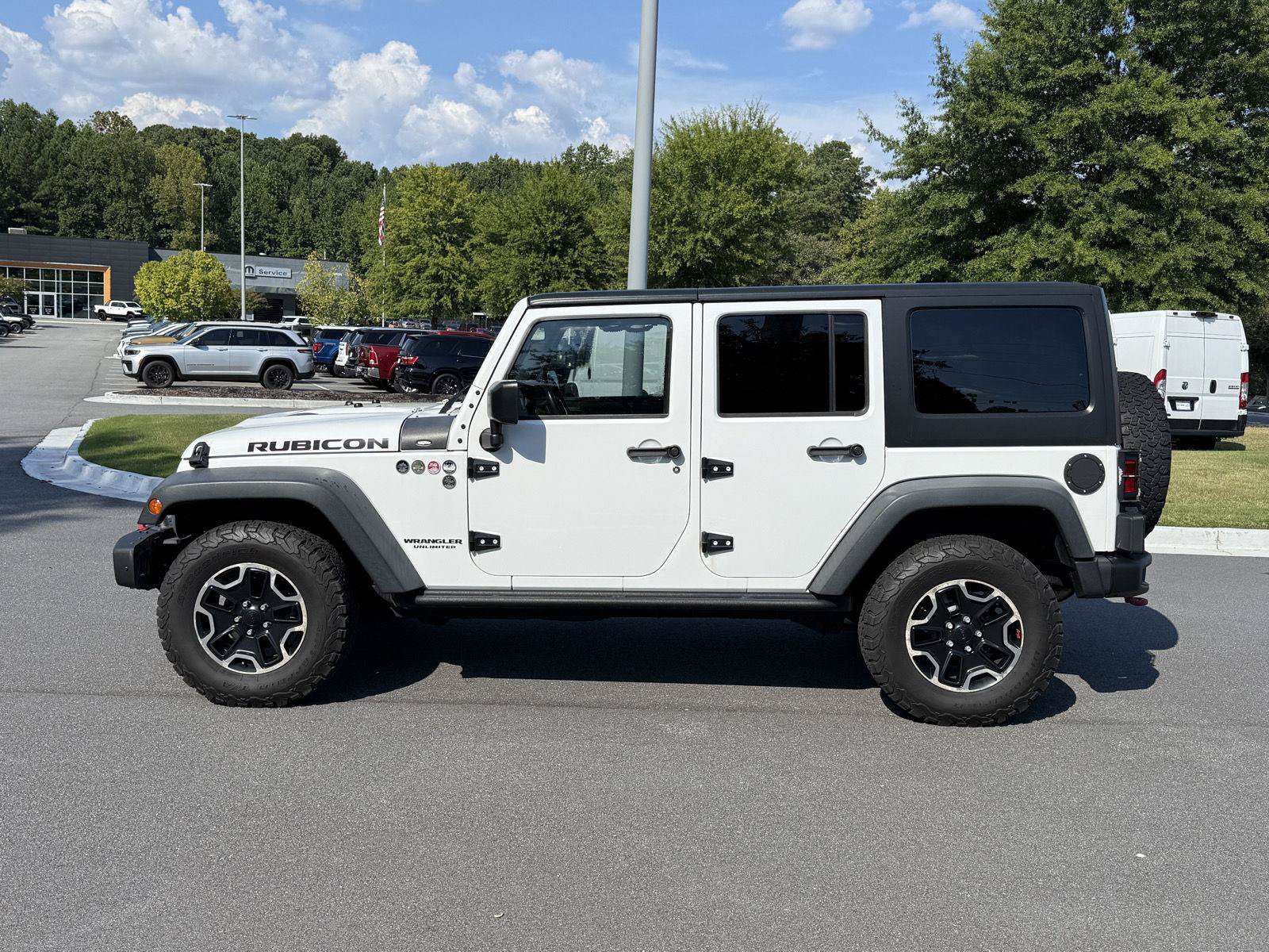 Used 2015 Jeep Wrangler Unlimited Rubicon AWD/4WD image 2