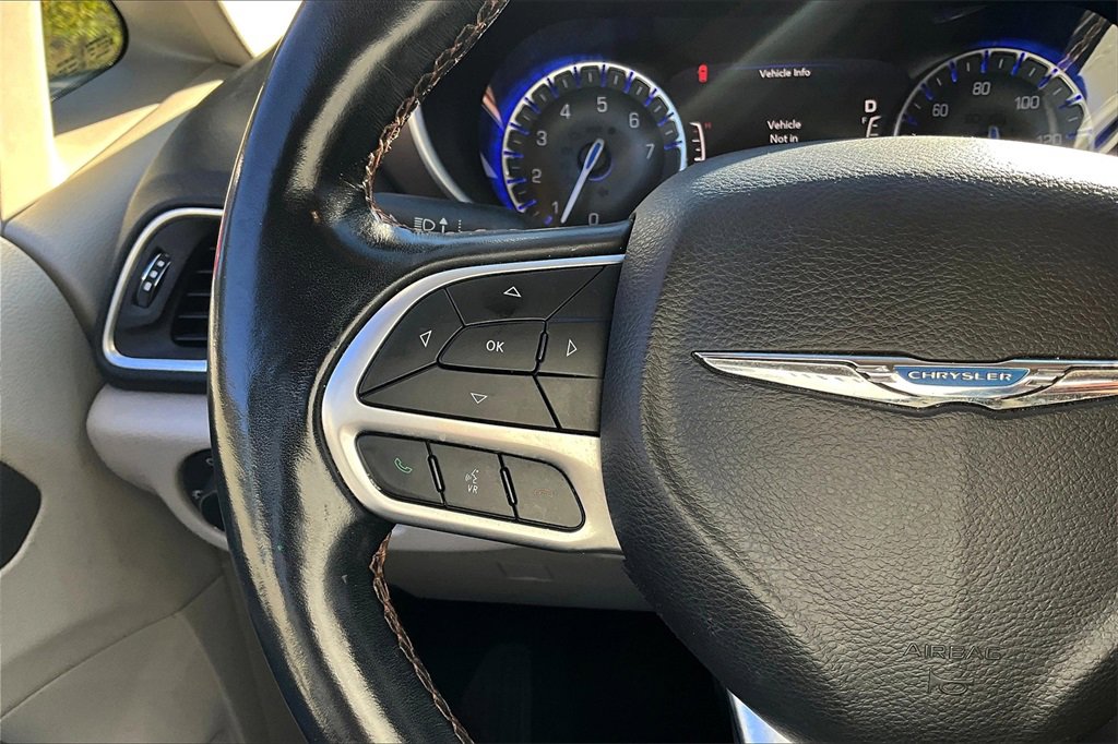 Used 2019 Chrysler Pacifica Touring-L Plus w/ Advanced Safetytec Group image 11