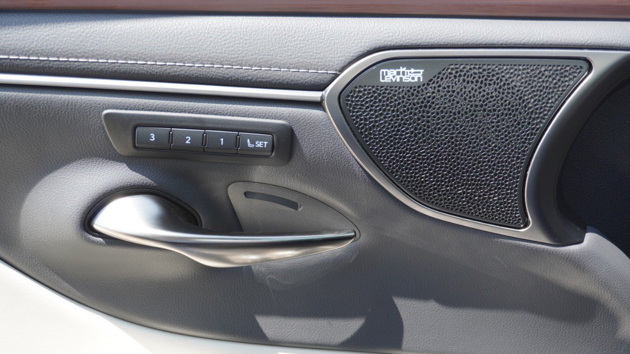 Certified 2025 Lexus ES 350 Ultra Luxury FWD image 22