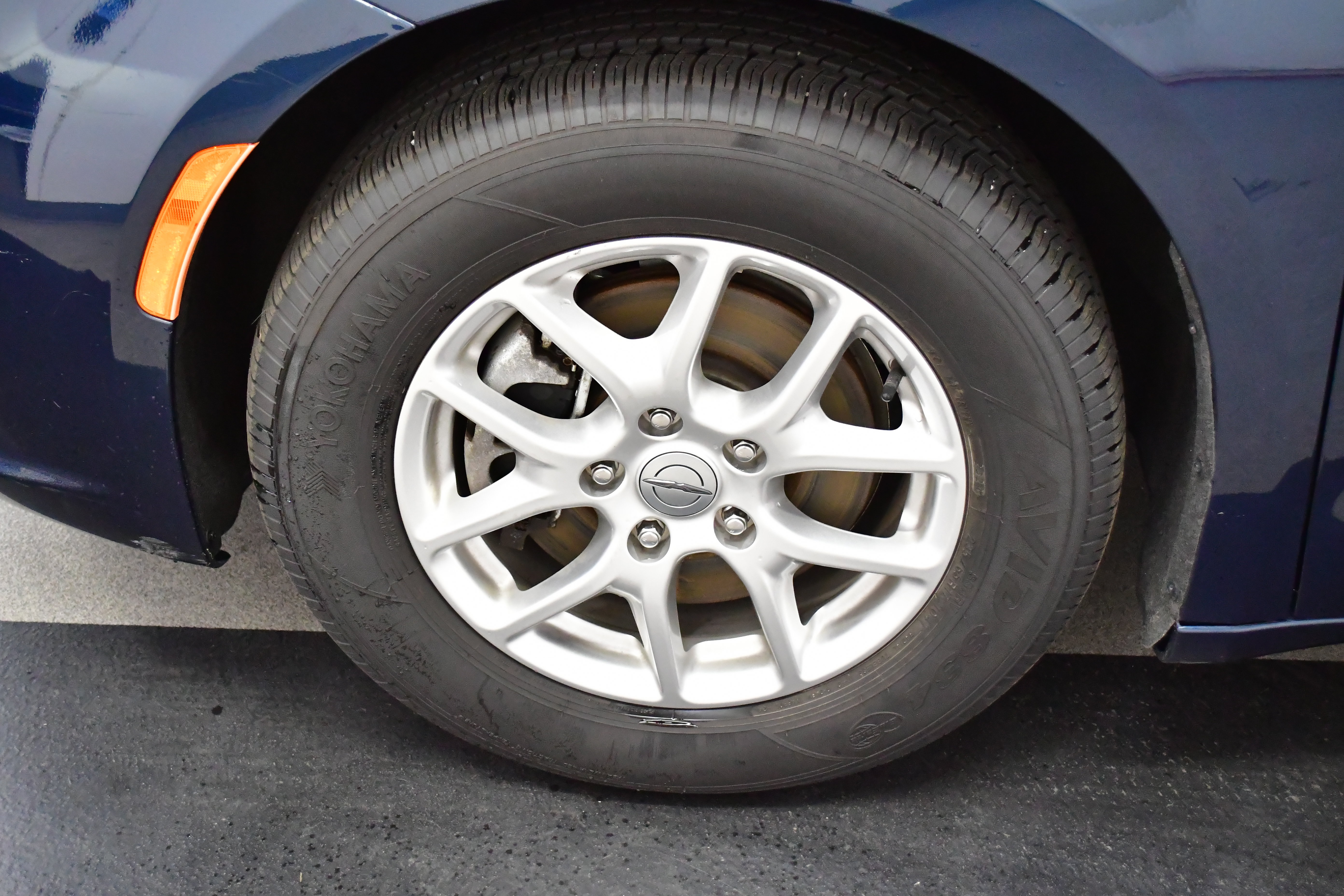 Used 2023 Chrysler Pacifica Touring-L w/ Uconnect Theater Family Group FWD image 41