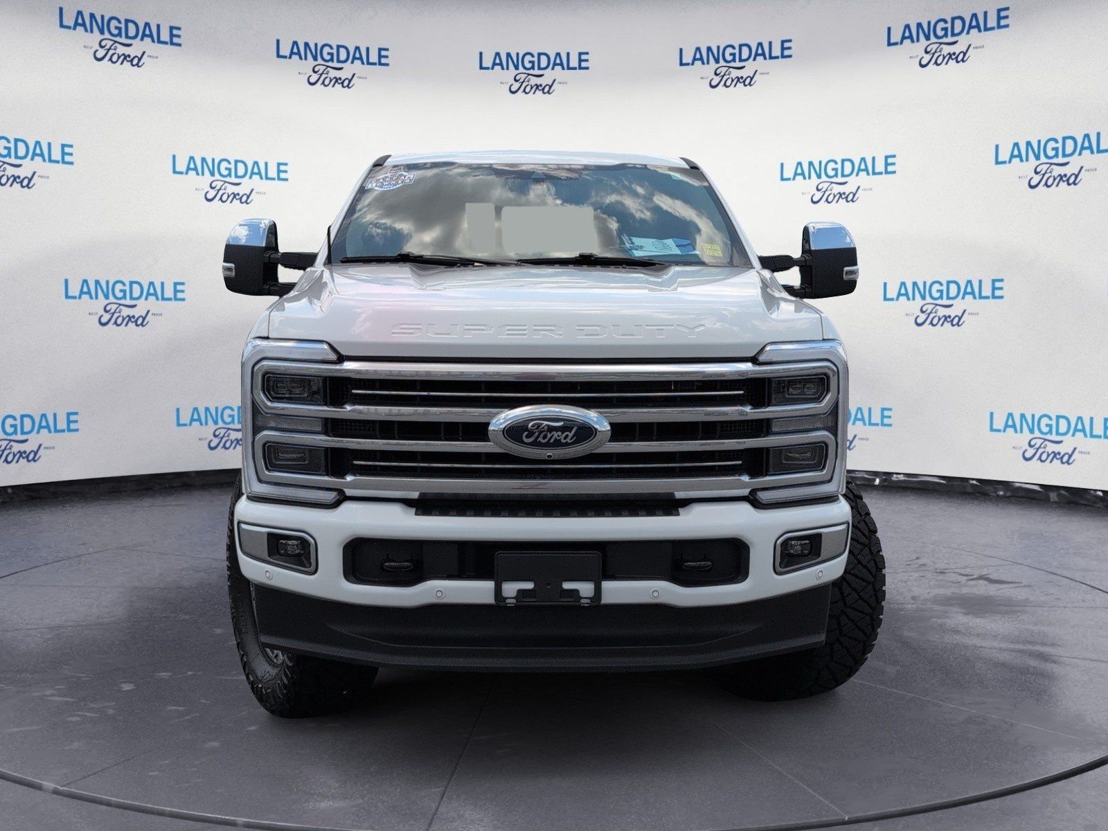 Used 2025 Ford F250 Platinum w/ Platinum Plus Package AWD/4WD image 12