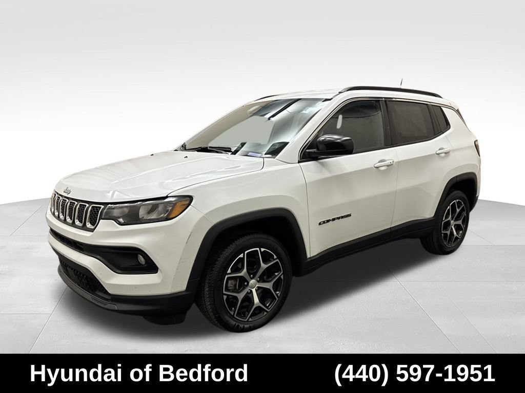 Used 2024 Jeep Compass Latitude AWD/4WD image 1