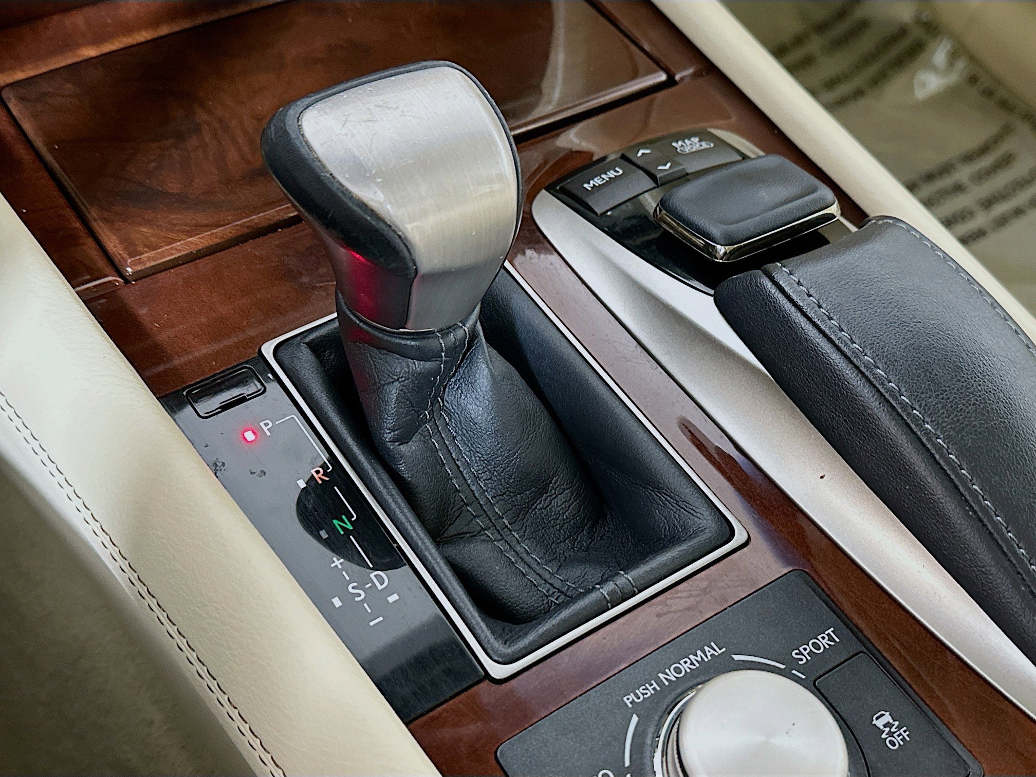 Used 2015 Lexus LS 460 AWD w/ Comfort Package image 17