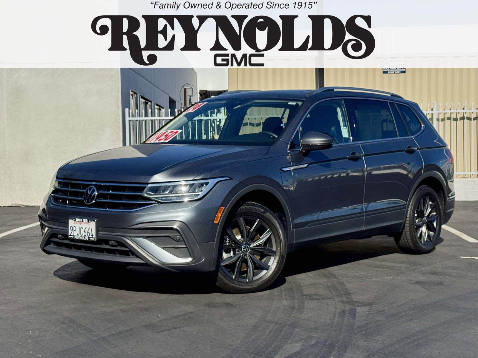 Used 2024 Volkswagen Tiguan SE w/ Panoramic Sunroof Package