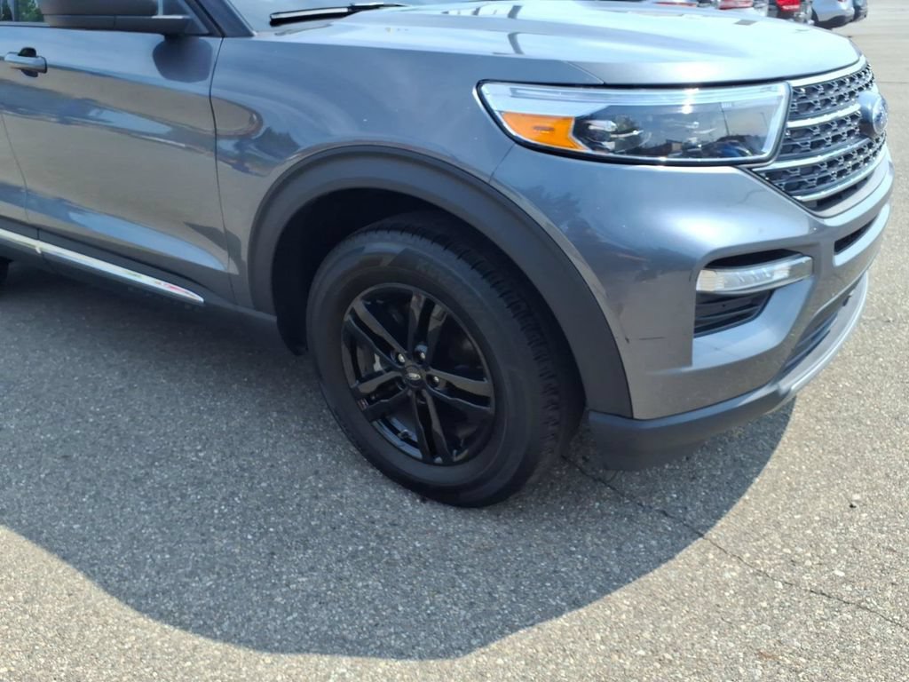 Certified 2024 Ford Explorer XLT w/ Equipment Group 202A AWD/4WD image 5