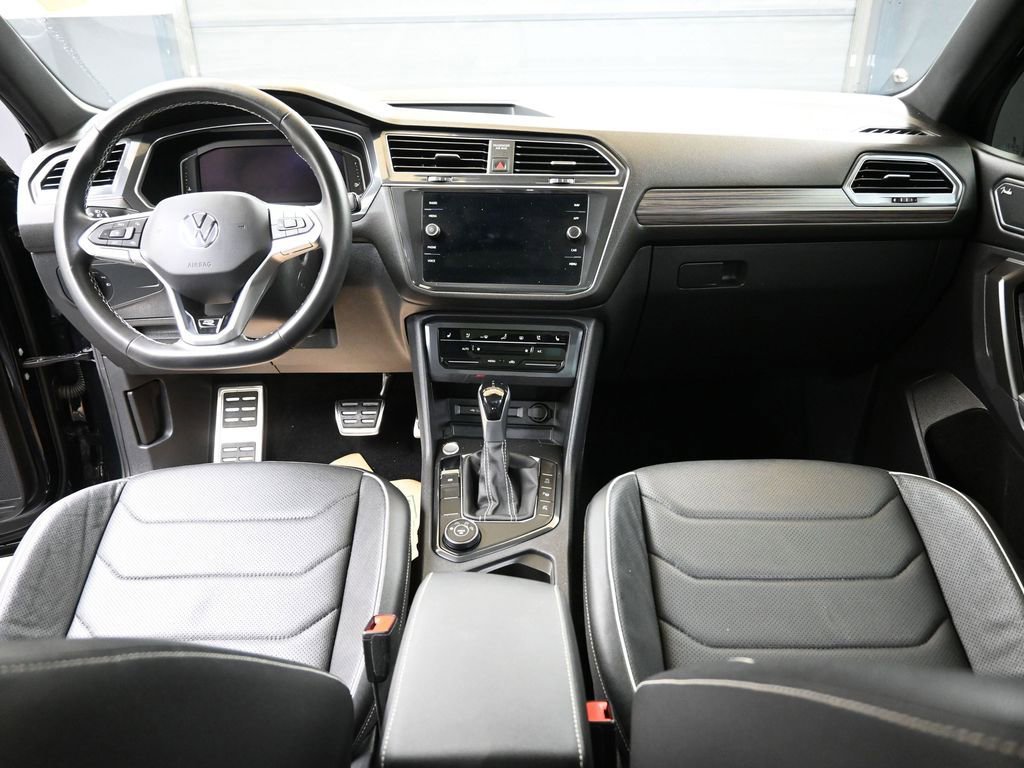 Used 2023 Volkswagen Tiguan SEL R-Line image 18