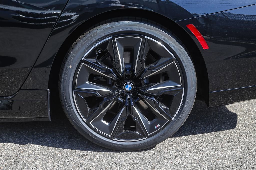 New 2026 BMW 750e xDrive AWD/4WD image 8