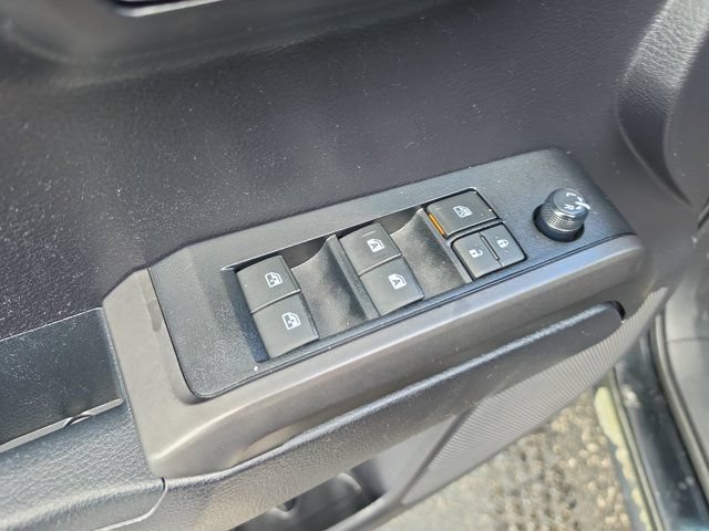 Used 2020 Toyota Tacoma TRD Off-Road w/ Technology Package AWD/4WD image 17