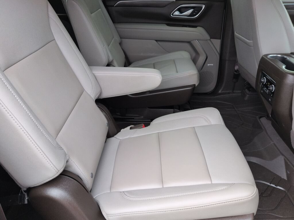 Used 2023 Chevrolet Suburban Z71 w/ Off-Road Capability Package AWD/4WD image 31