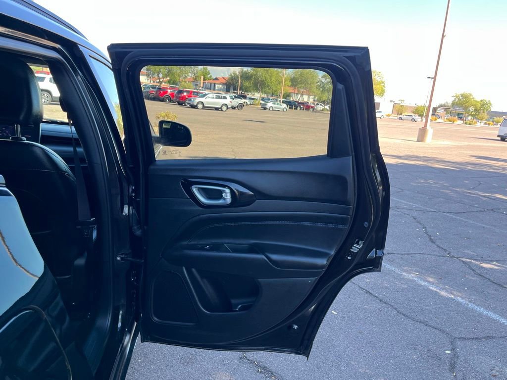 Used 2025 Jeep Compass Latitude w/ Altitude Special Edition image 16