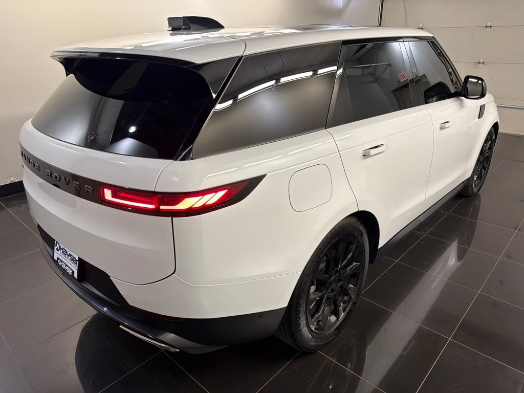 Used 2024 Land Rover Range Rover Sport SE AWD/4WD image 6
