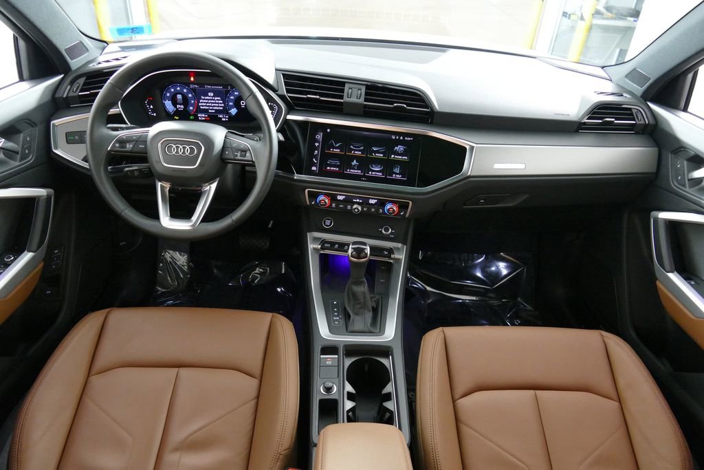 Certified 2025 Audi Q3 2.0T Premium Plus w/ Premium Plus Package AWD/4WD image 8