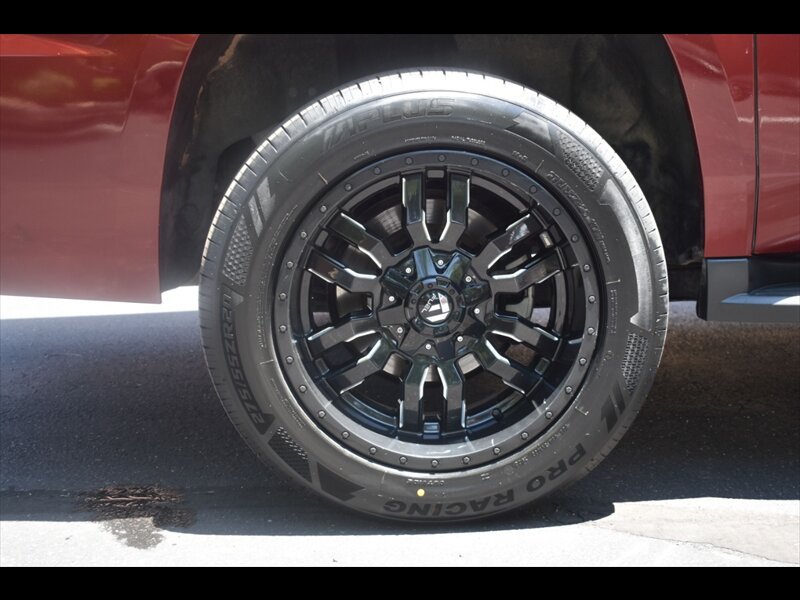 Used 2017 Chevrolet Suburban LS RWD image 40