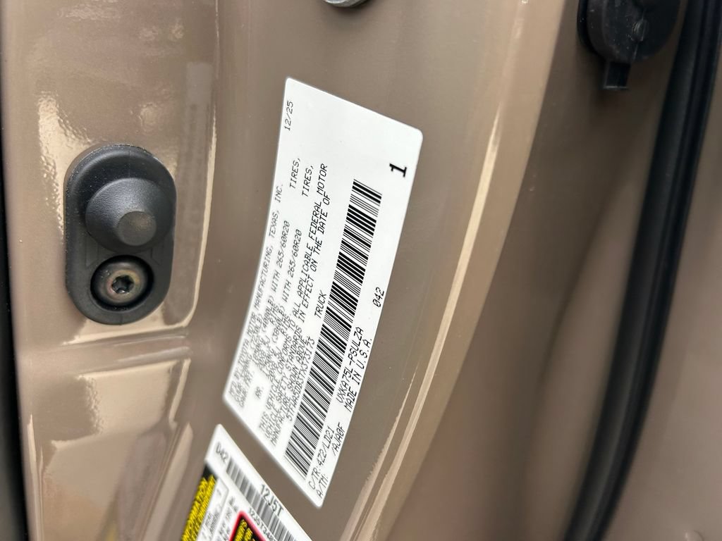 Used 2026 Toyota Tundra Limited AWD/4WD image 10