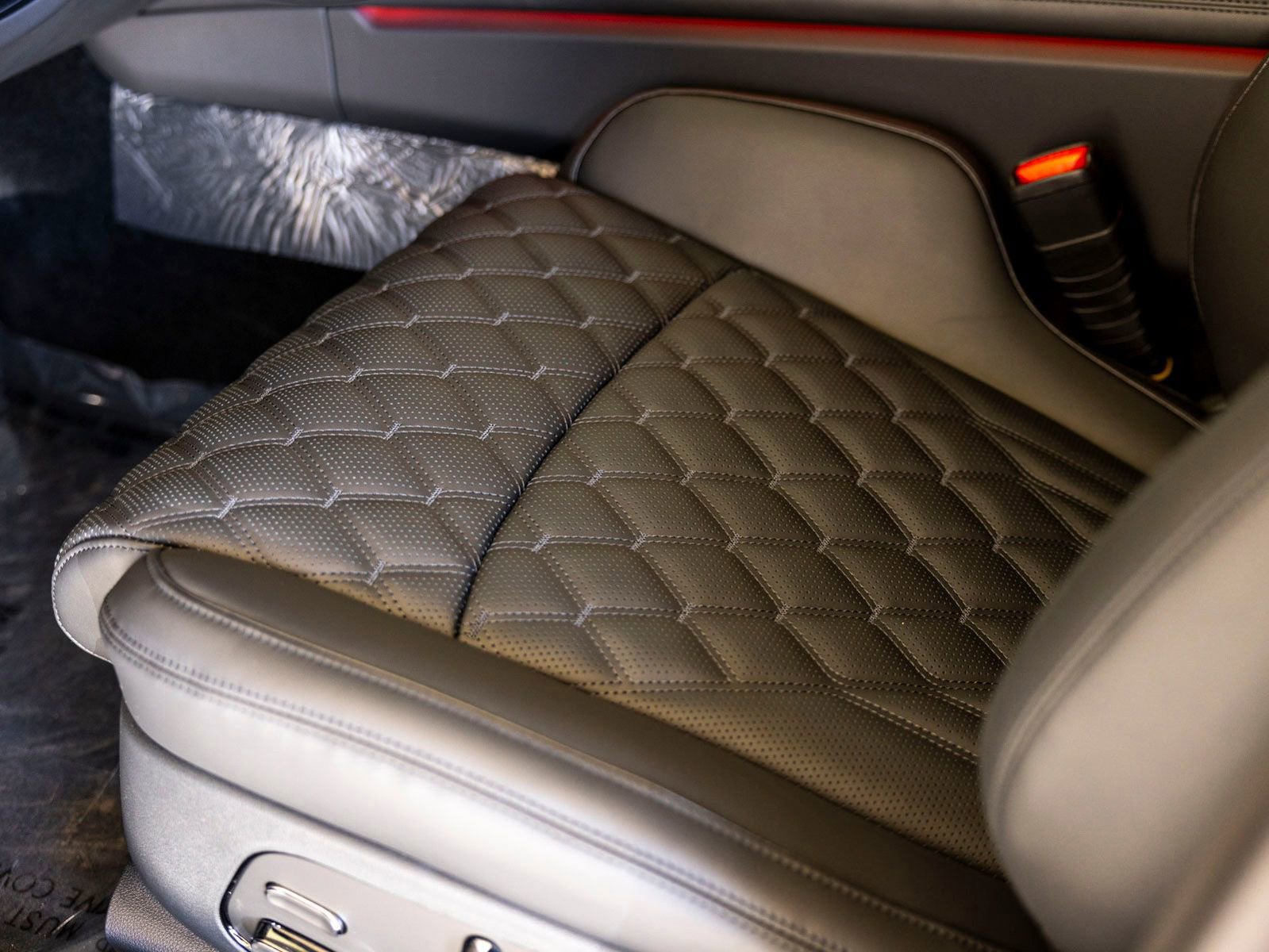 New 2026 Genesis G90 3.5T Prestige image 13