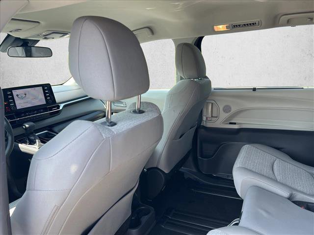 Certified 2023 Toyota Sienna LE FWD image 17