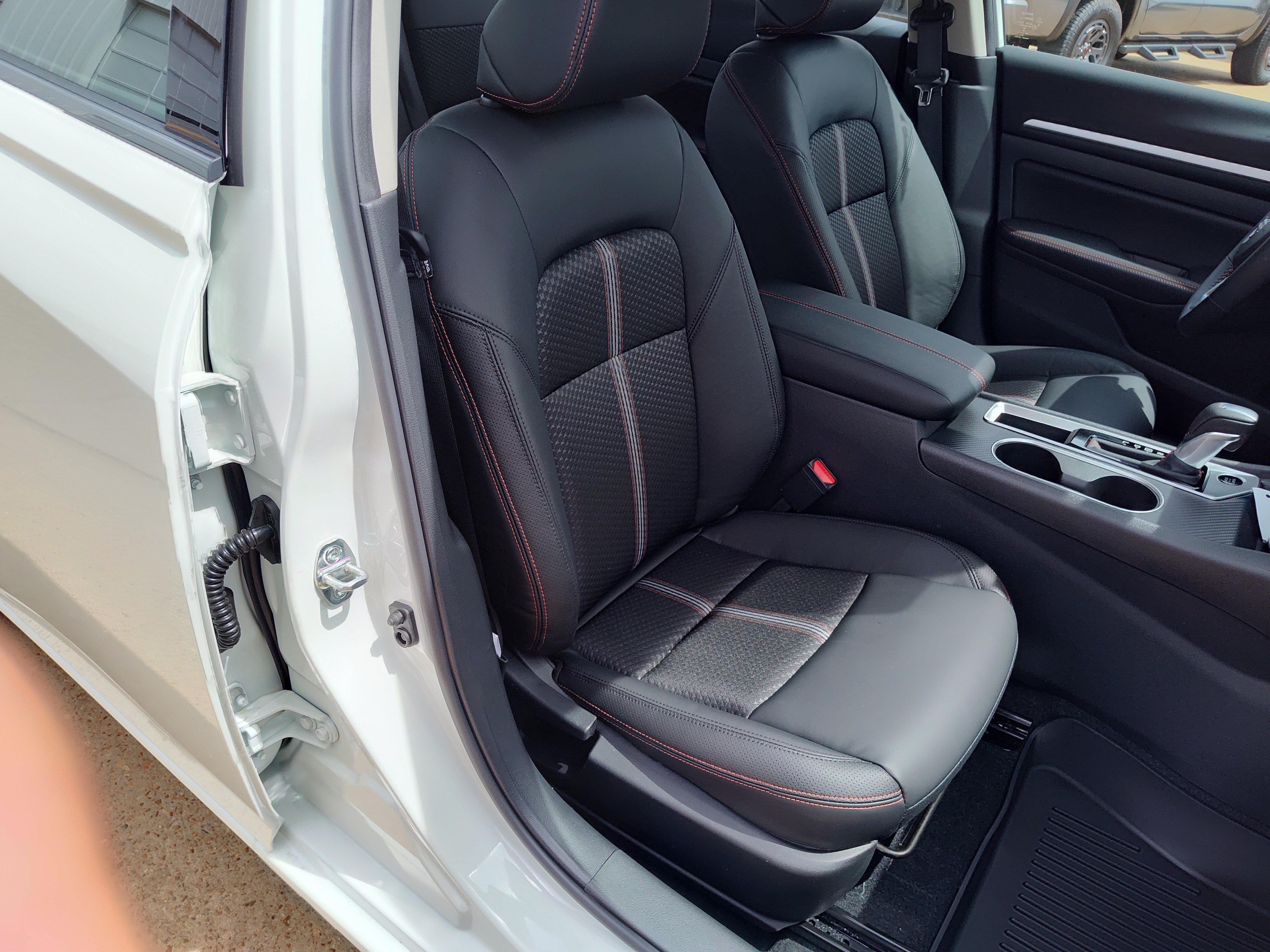New 2026 Nissan Altima 2.5 SR w/ SR Midnight Edition Package FWD image 13
