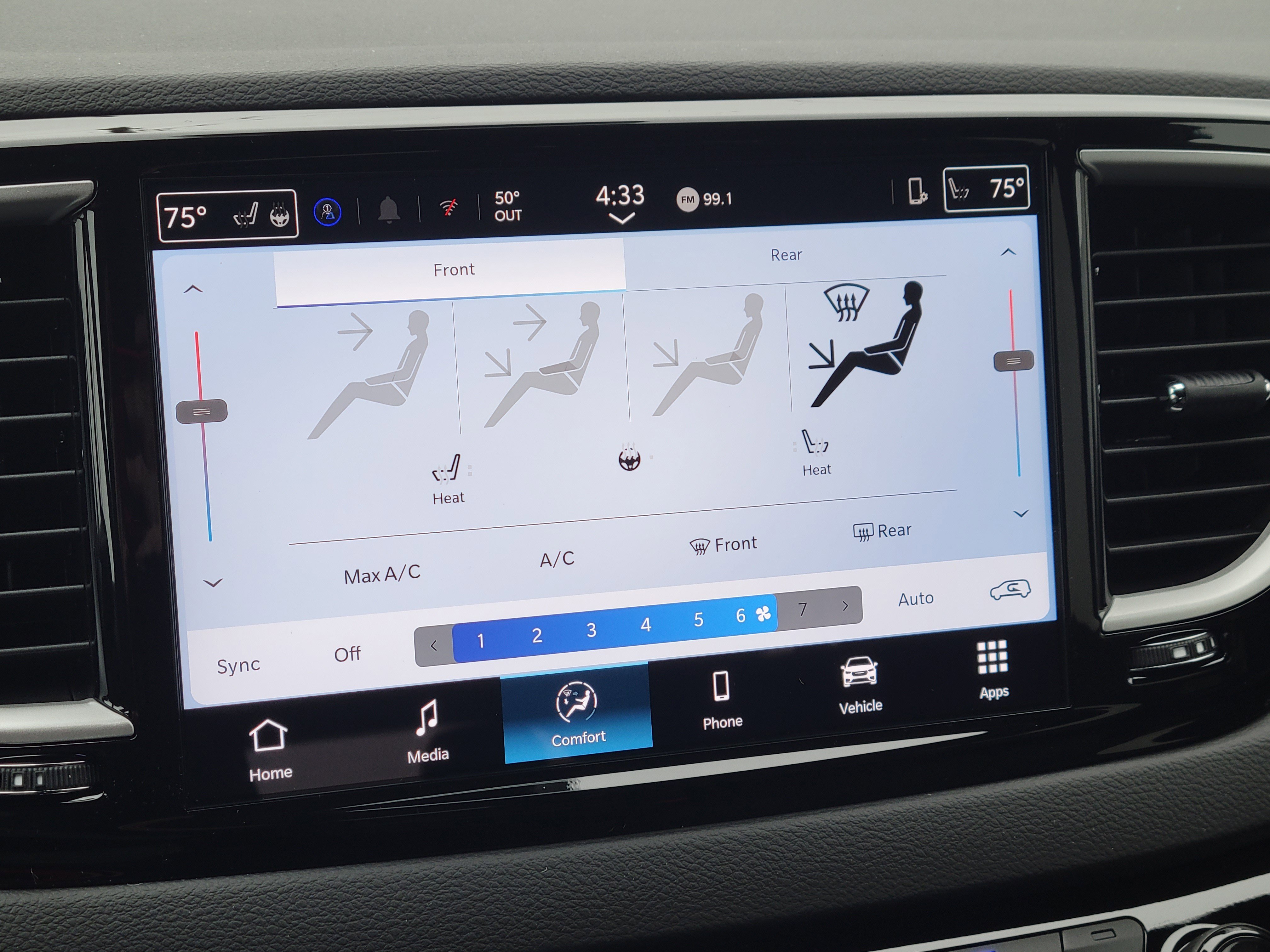 New 2026 Chrysler Voyager LX image 19