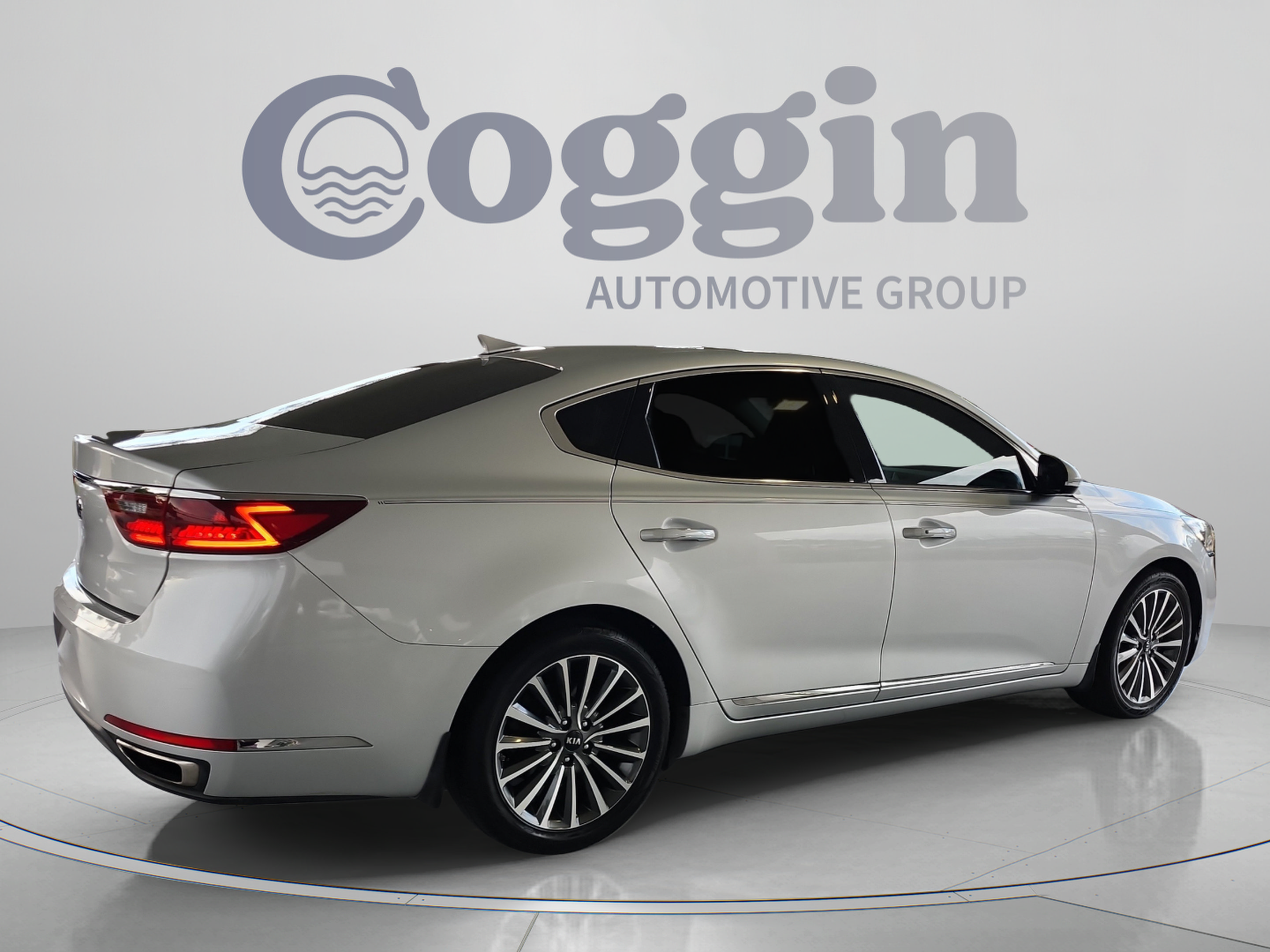 Used 2018 Kia Cadenza Premium FWD image 5