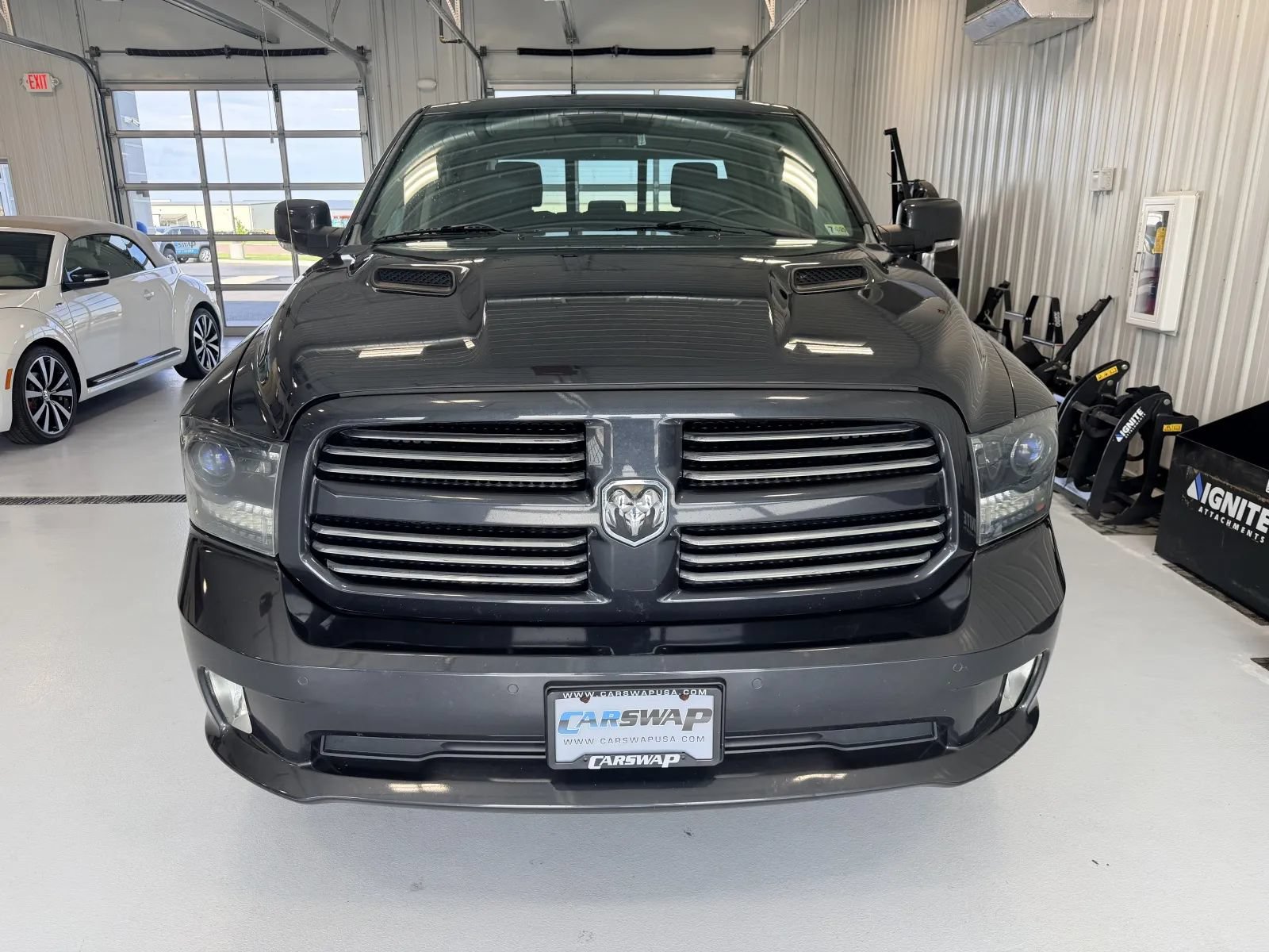 Used 2015 RAM 1500 Sport w/ Convenience Group AWD/4WD image 8