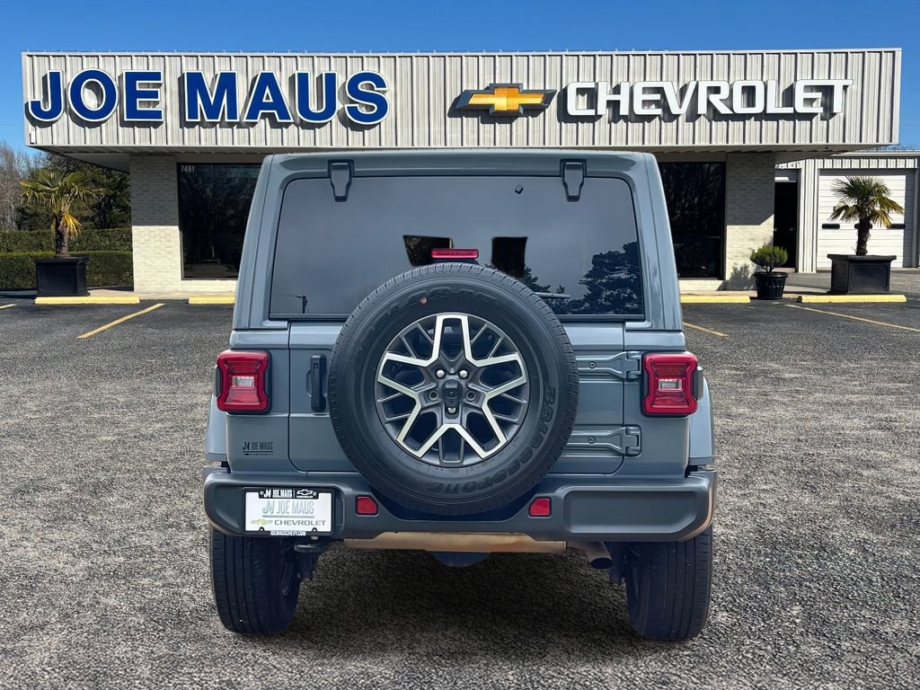 Used 2024 Jeep Wrangler Sahara image 6
