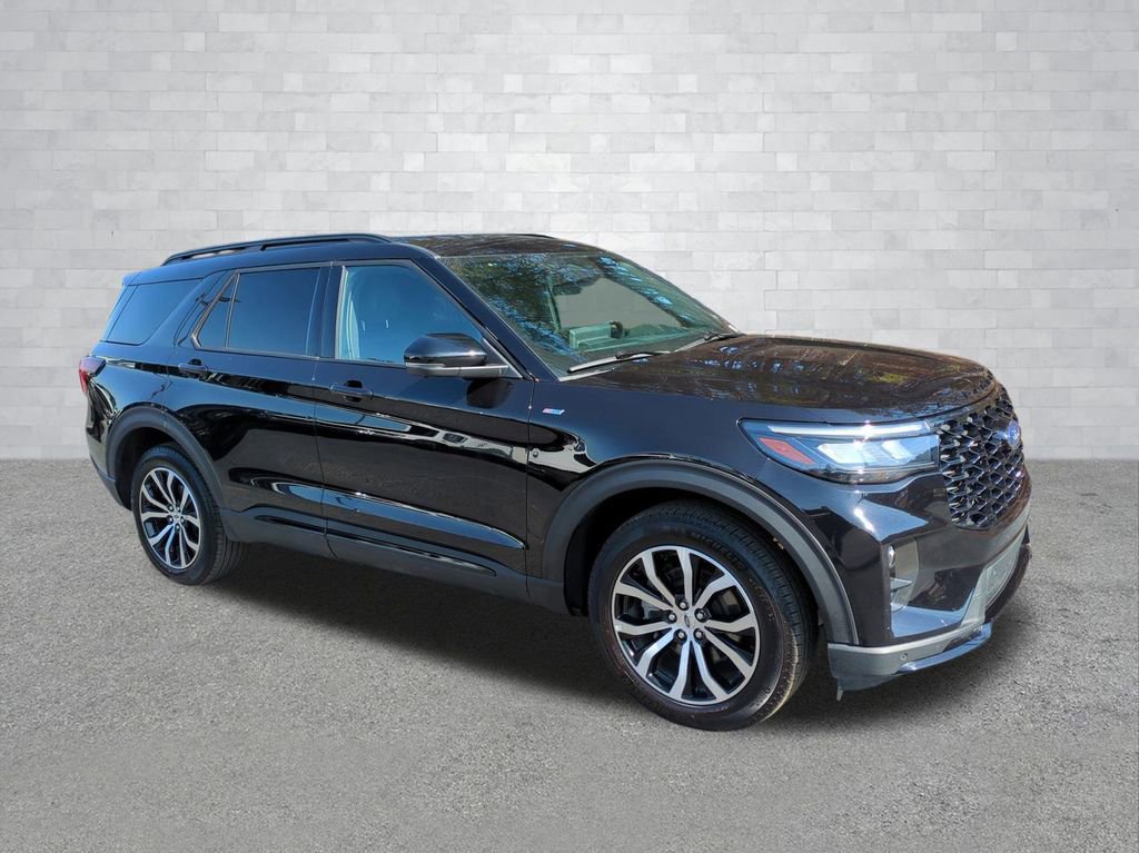 Used 2025 Ford Explorer ST-Line AWD/4WD image 2