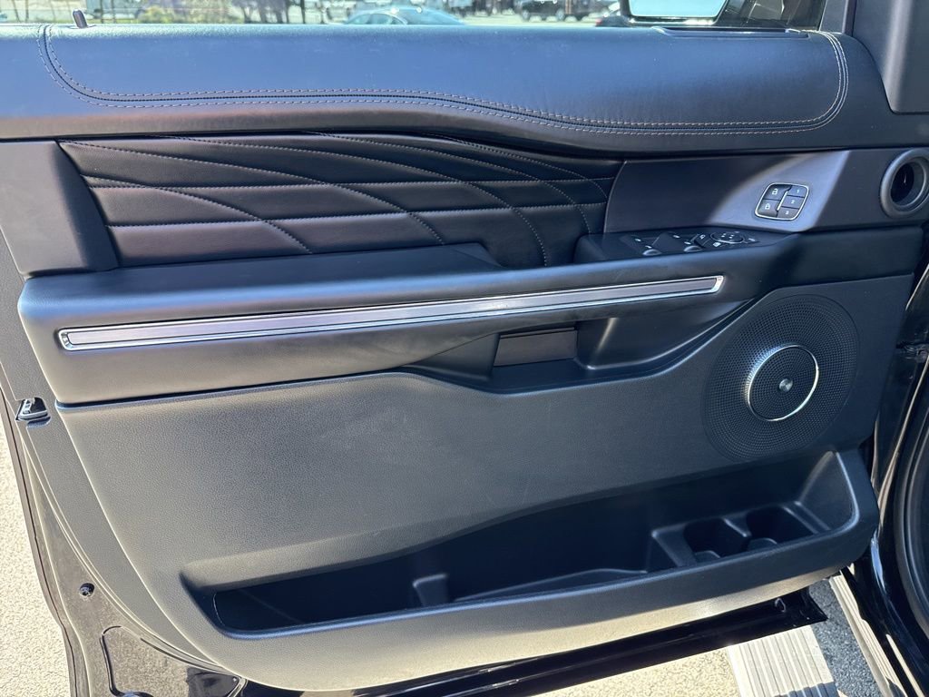 Used 2021 Ford Expedition Platinum image 15